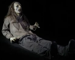 "Graveyard Ghoul" Electric Animated Zombie Prop By Jordu Schell