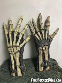 Skeletal Remains HD Studios Pro Costume -Halloween Costumes Store tomb raider skeleton hd studios pro halloween costume 7249848860720